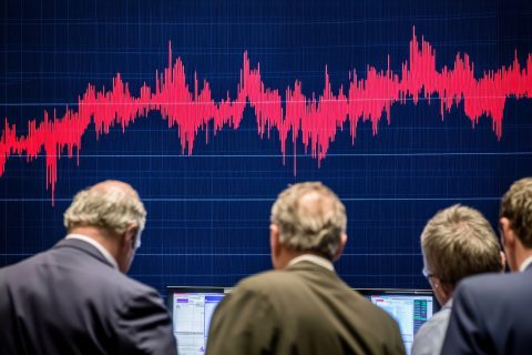 Азиската берза во црвено: Најголема загуба имаат ОВИЕ компании, цената на НАФТАТА РАСТЕ