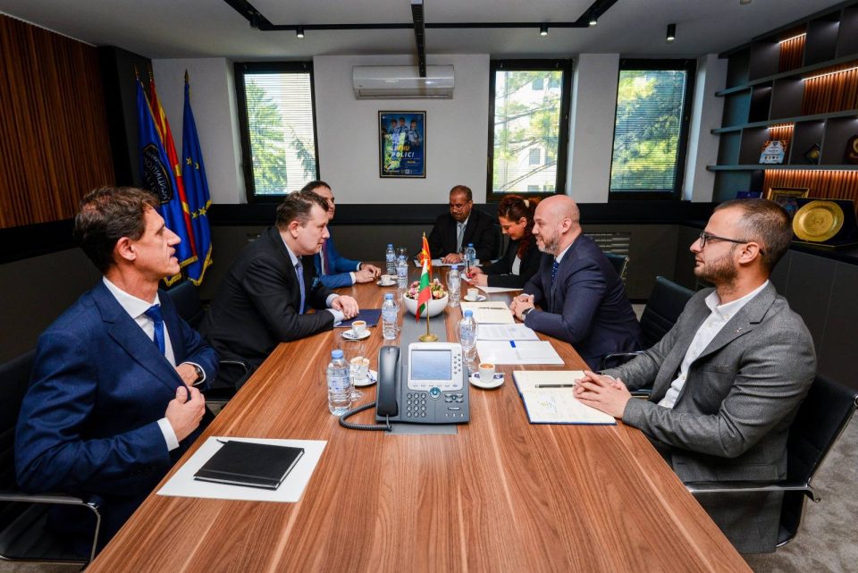 Средба на заменик министерот за внатрешни работи Исени со бугарскиот амбасадор Радуков