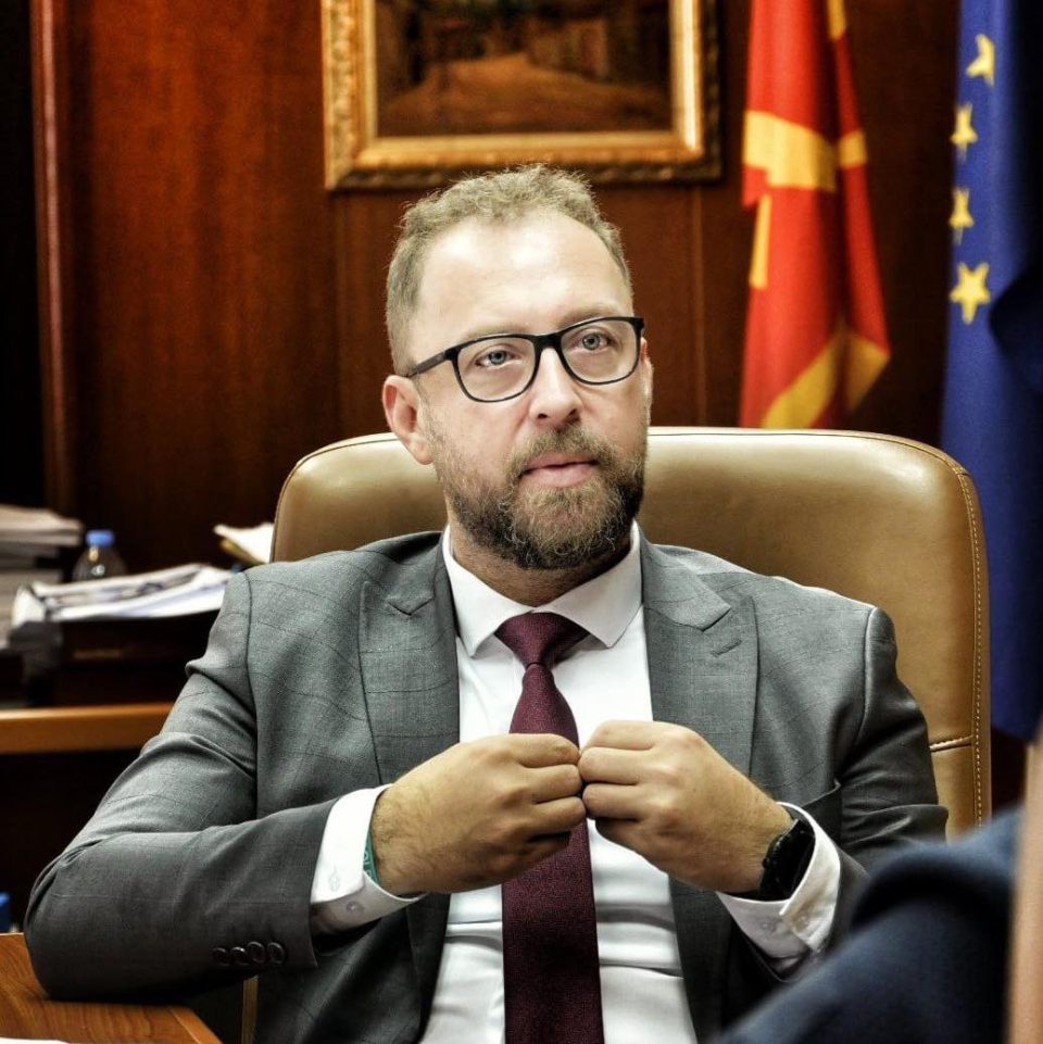 Министерот Љутков во работна посета на Виница