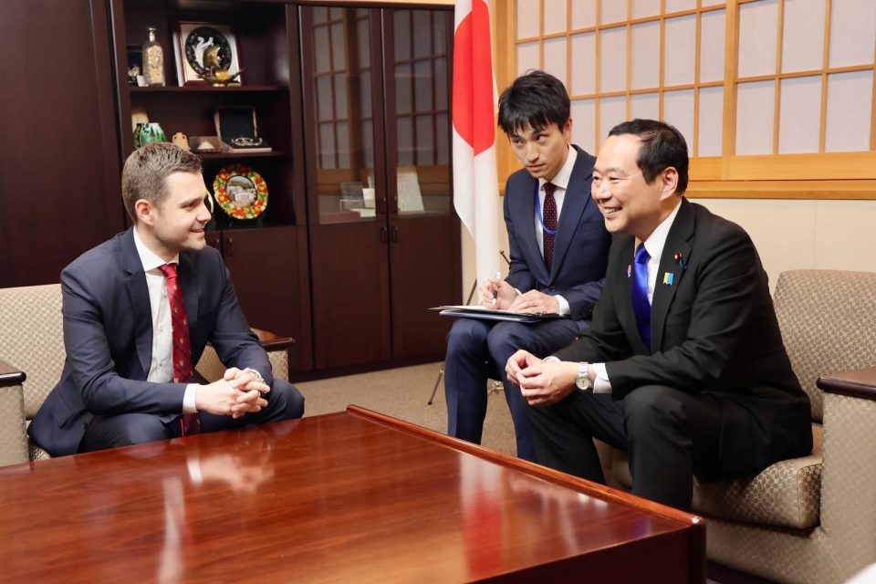 Муцински се сретна со неговиот јапонски колега Хисајуки Фуџии