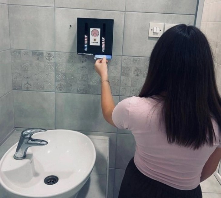 Средношколките од Кавадарци од денеска имаат пристап до бесплатни менструални влошки во училиштата