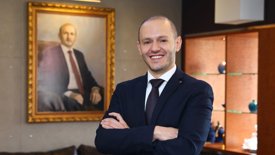 СДС и ДУИ преку нивните корумпирани измеќари, судии и обвинители, ја штитат мазут мафијата која направила криминал тежок 167 милиони евра