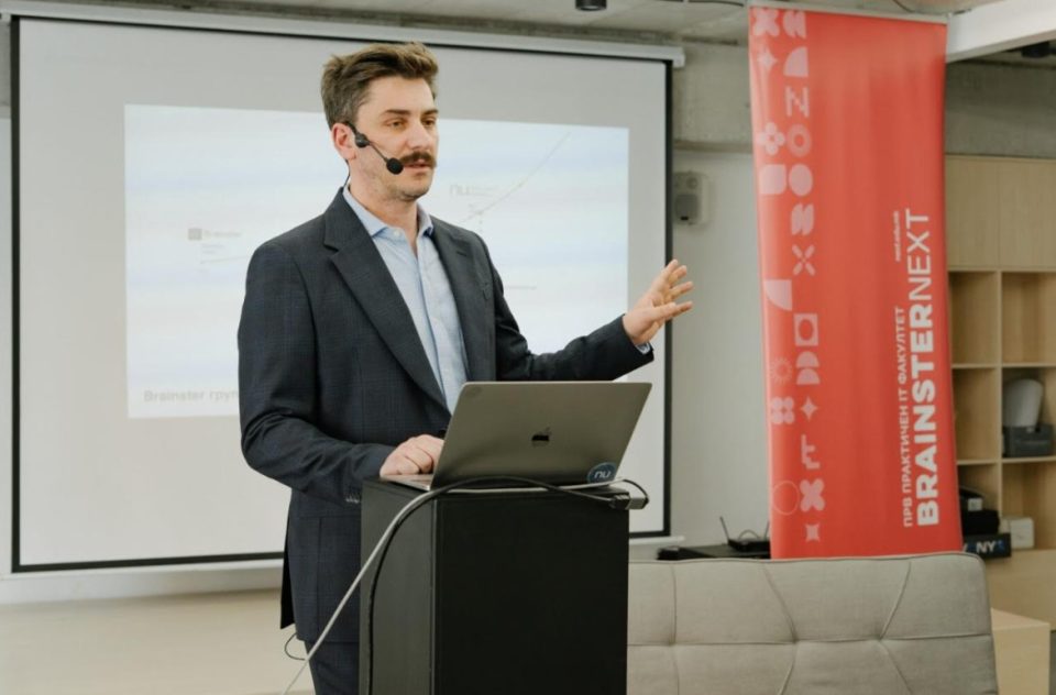 Студирај сега за нула денари, а плати откако ќе се вработиш