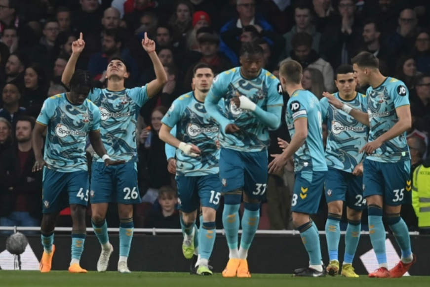 Саутемптон го собори рекордот во Премиер лигата по најмногу порази во една сезона