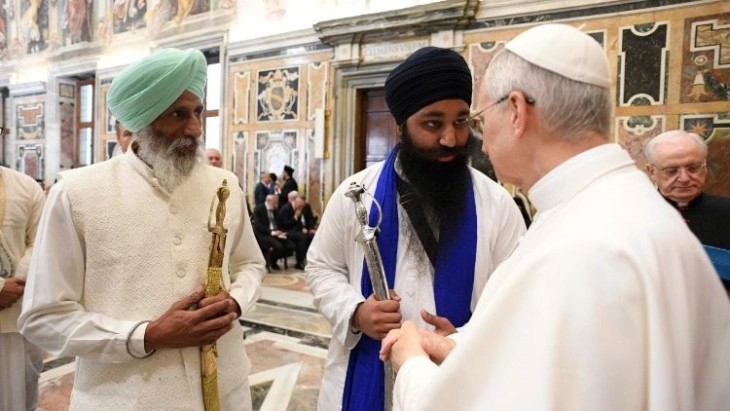 Папа Лав Четиринаесетти: Момент е за дијалог и градење мостови