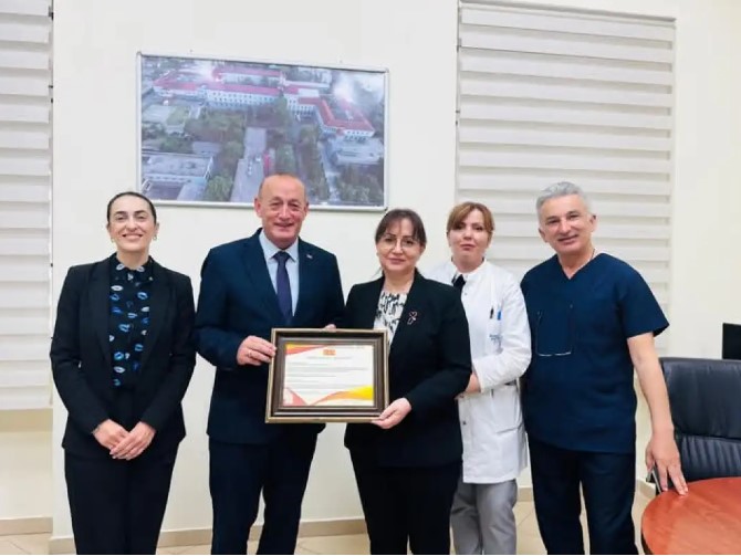 Благодарница од македонските граѓани до болницата во Тирана