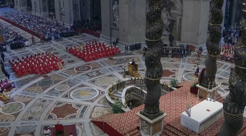 Во Ватикан свечена литургија како најава на конклавата на која ќе се избере новиот папа