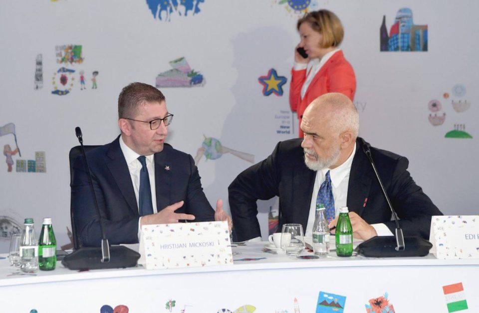 Мицкоски: Заедно со Албанија цврсто чекориме по патот кон ЕУ