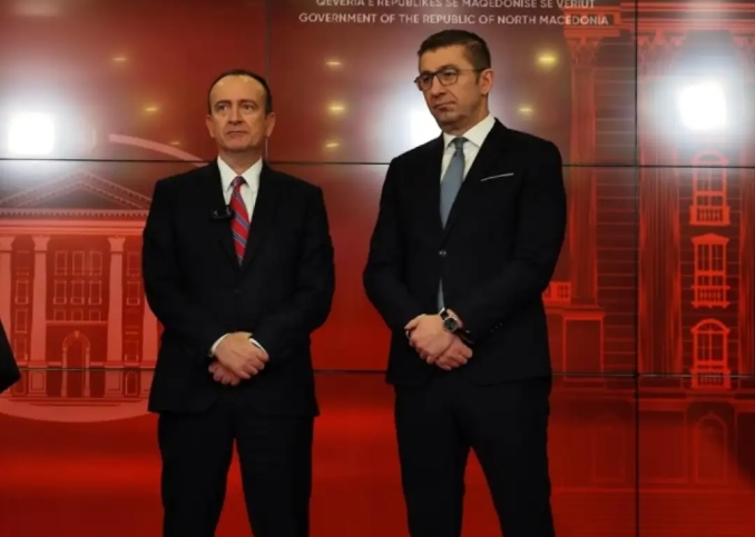 Мицкоски и Таравари ќе ги продолжат разговорите за функционирањето на АА во Владата