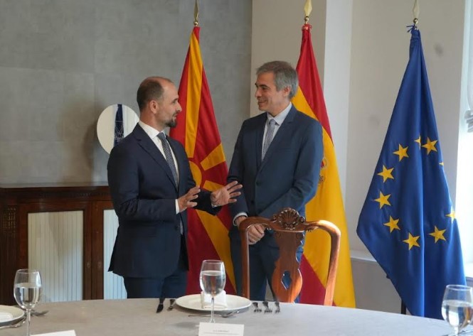 Муртезани на средба во шпанското МНР: Разгледани можностите за унапредување на билатералната соработка