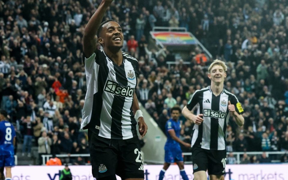 Њукасл го победи Челси во директен дуел за Лигата на шампионите и се искачи на третото место на табелата