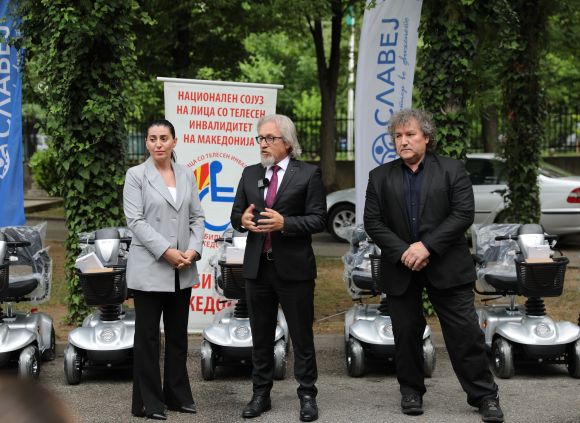 Доделени 24 ортопедски помагала на лица со телесен инвалидитет
