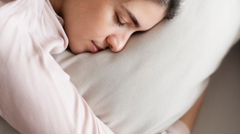 Шокантно: Илјадници мажи споделувале фотографии од разголени жени кои спијат и интимни моменти