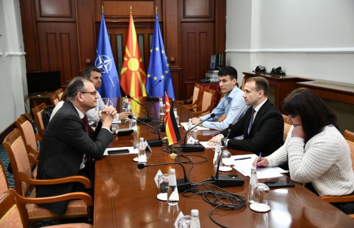 Стојаноски-Оберхубер: 180.000 евра германски грант за борбата против сивата економија и унапредување на работничките права