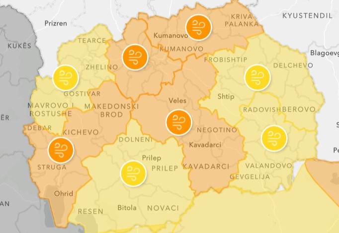 Силен јужен ветер со брзина над 70 километри на час се очекува во текот на ноќва и утре преку ден!