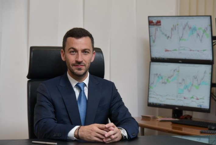 По 8 успешни години во УНИБанка, Владислав Хаџидинев пред нови предизвици!