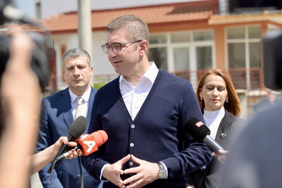 Мицкоски: Инвестираме во сите општини, без разлика од која политичка партија е градоначалникот