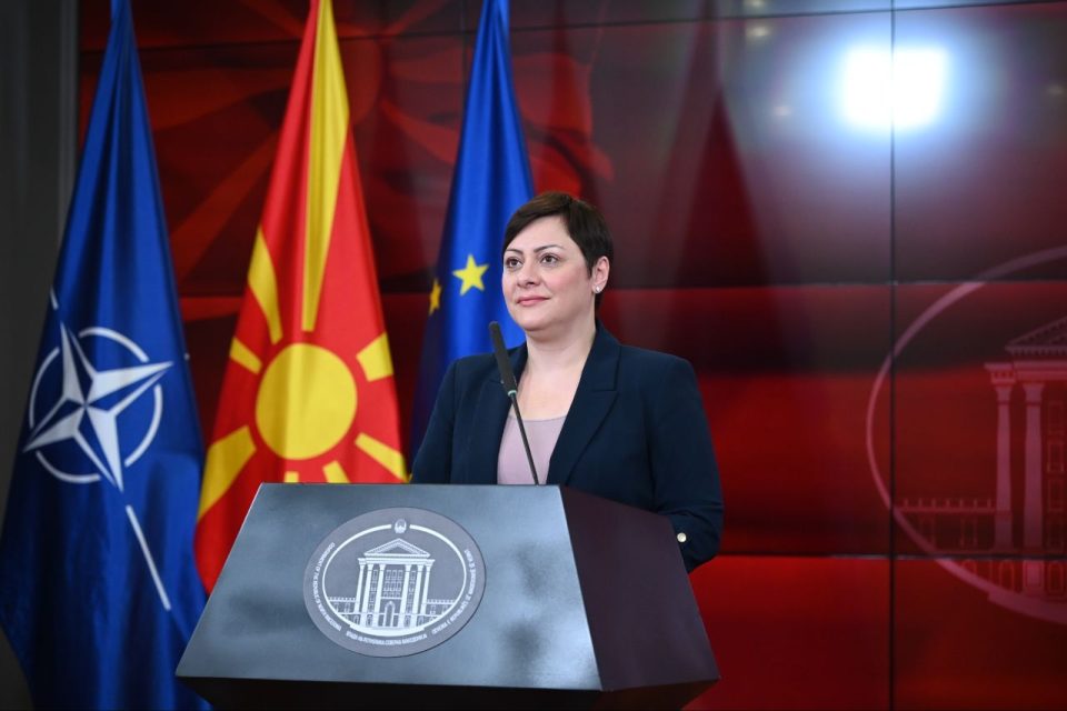 Министерството за финасии подготвува дополнителни производи преку Развојната банка за да се намали увозот