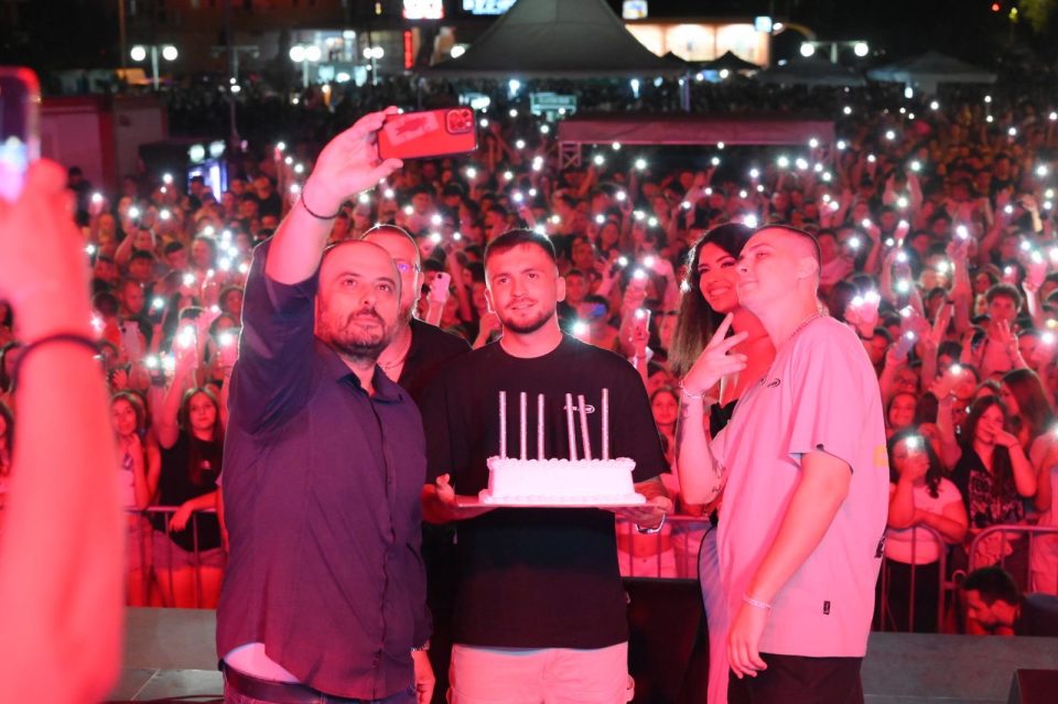 Еуфорична атмосфера синоќа во Кисела Вода со 2Бона, Некст Тајм и Слаткаристика