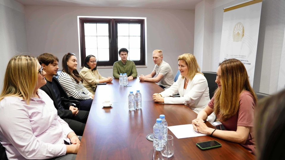 „Млади инженери од ФЕИТ започнуваат практикантска настава во Министерството за енергетика, рударство и минерални суровини“