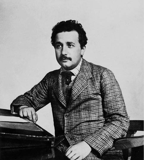 Пред 120 години, Ајнштајн ја претставил Теоријата на релативитетот