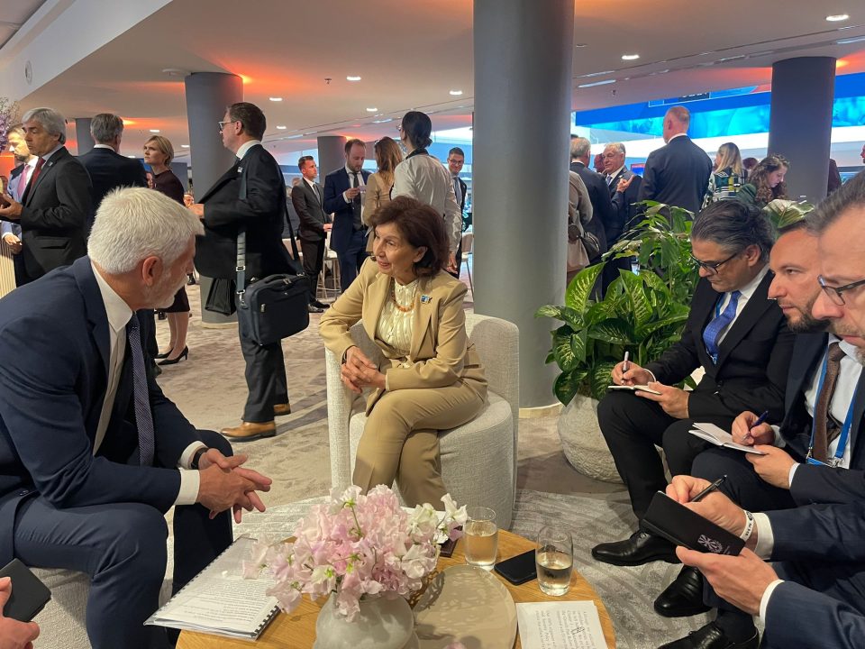 Сиљановска-Давкова оствари средби со претседателот на Чешка и со премиерите на Естонија и Белгија