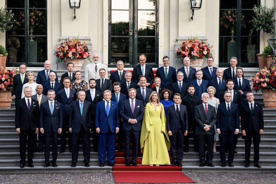 ФОТО: Сиљановска Давкова на свечен прием организиран од кралот на Холандија