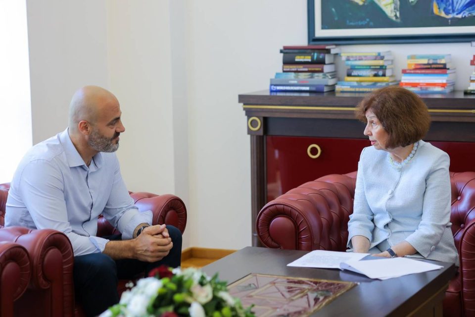 Сиљановска-Давкова го прими актерот Едмонд Сотир