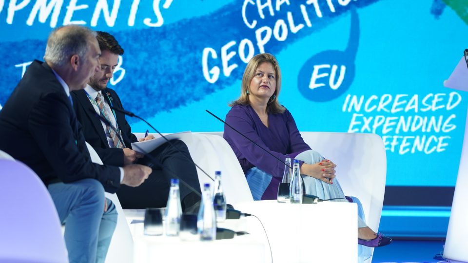 Божиновска: Визијата на Македонија е создавање на современ и иновативен енергетски модел во интерес на граѓаните и државата