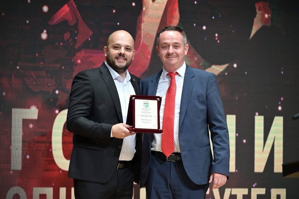 По низа на медицински признанија, за доктор Игор Гила Николов стигна и најомиленото од соседите, прогласен е за почесен граѓанин на општина Бутел