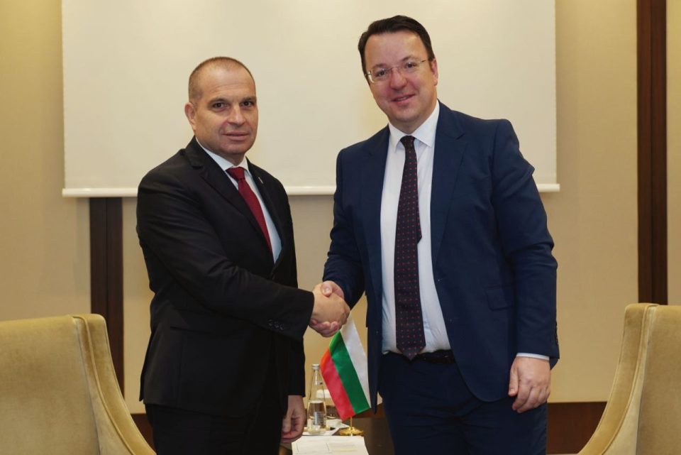 Средба Николоски – Караџов: Истакната неопходноста за изградба и модернизација на европските транспортни коридори