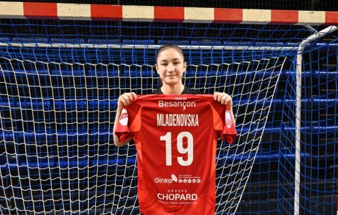 Ива Младеновска го продолжи договорот со Безансон