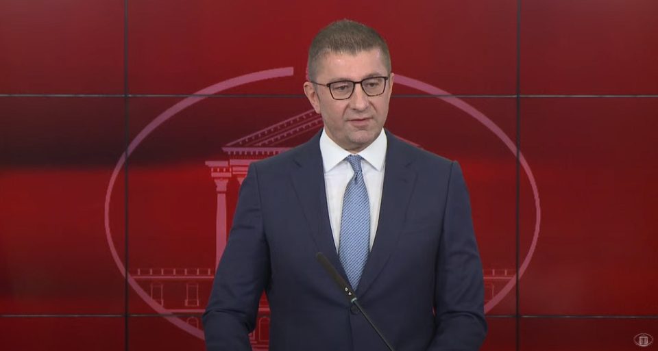 Премиерот Мицкоски утре ќе присуствува на отворање на комплексот „Македонско село“