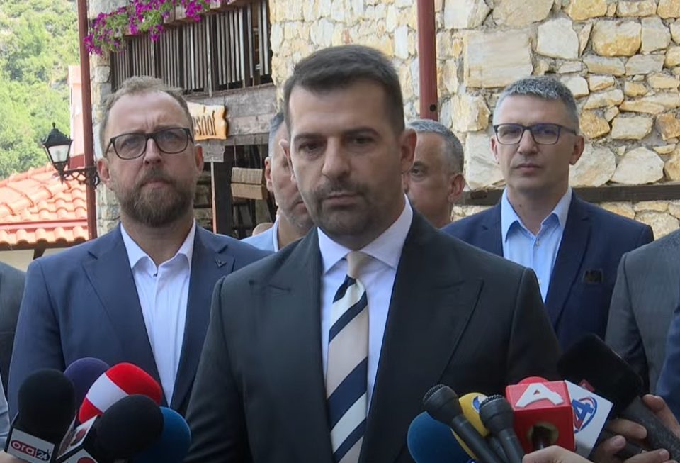 Томовски: За да се воспостави поредовен автобуски превоз ќе се чека нов градоначалник на Скопје