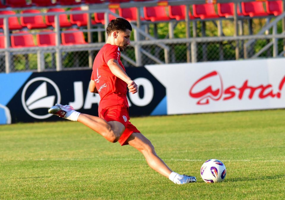 Македонската фудбалска репрезентација се комплетираше, капитенот Барди се приклучи пред дуелите со Белгија и Казахстан