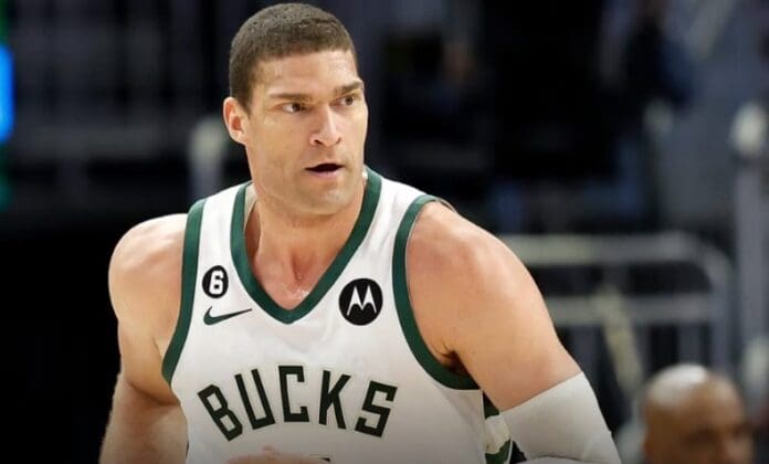 Брук Лопез заминува од Милвоки Бакс