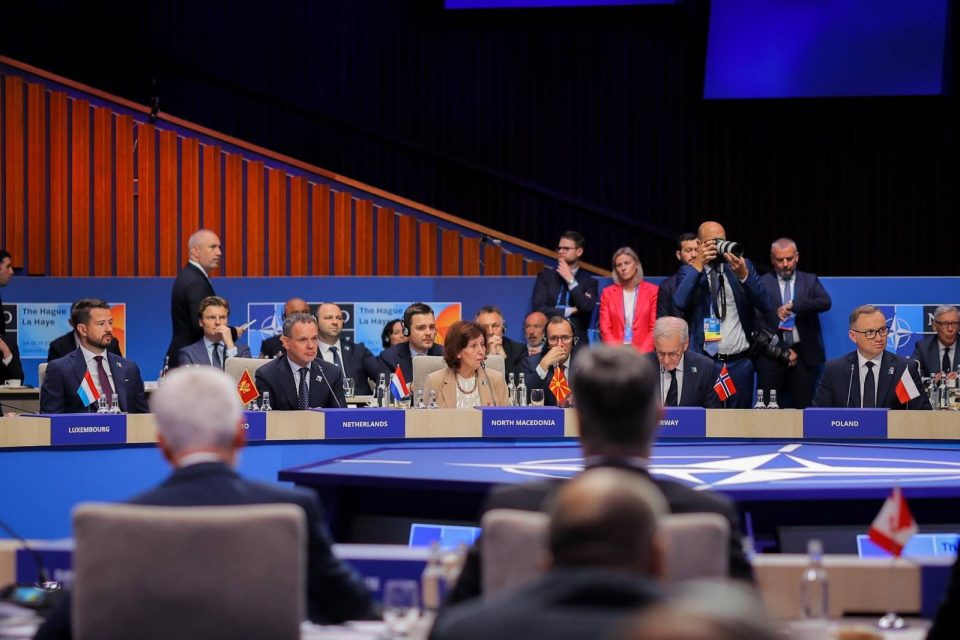 Сиљановска-Давкова од Хаг повика да се деблокира процесот на проширување