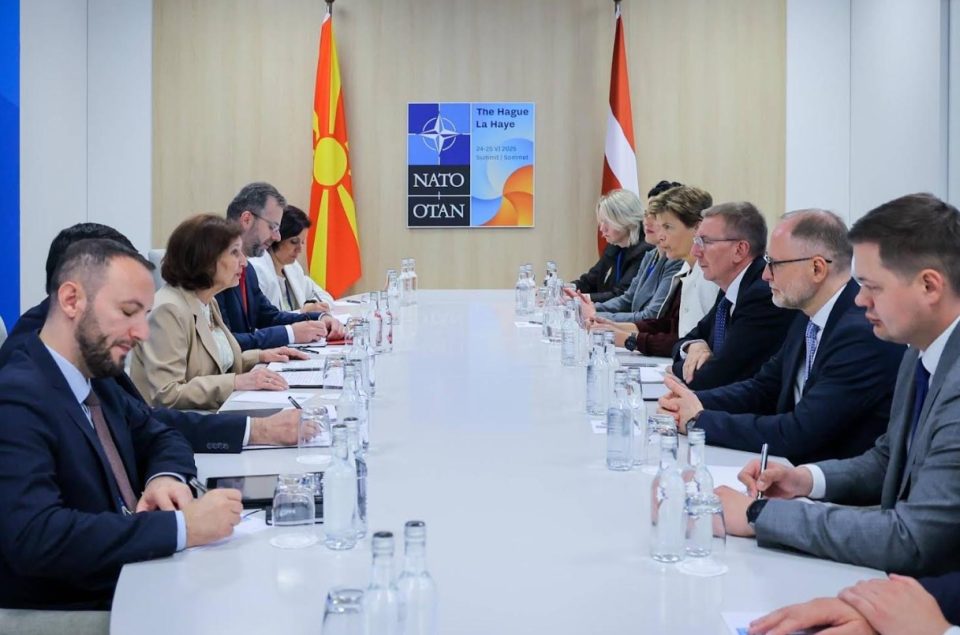 Средба на Сиљановска-Давкова со претседателот на Латвија, поздравени спроведените реформи