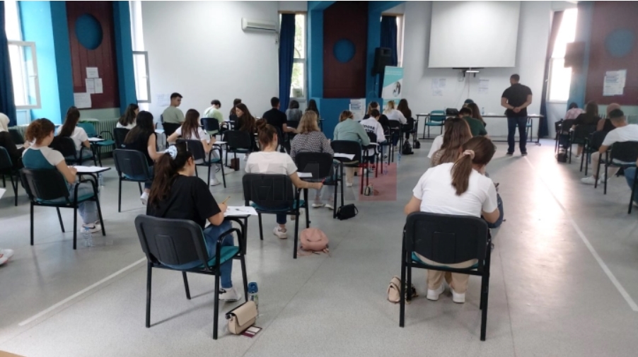 Втор екстерен испит од државната матура, најмногу пријавени за тестот по англиски јазик