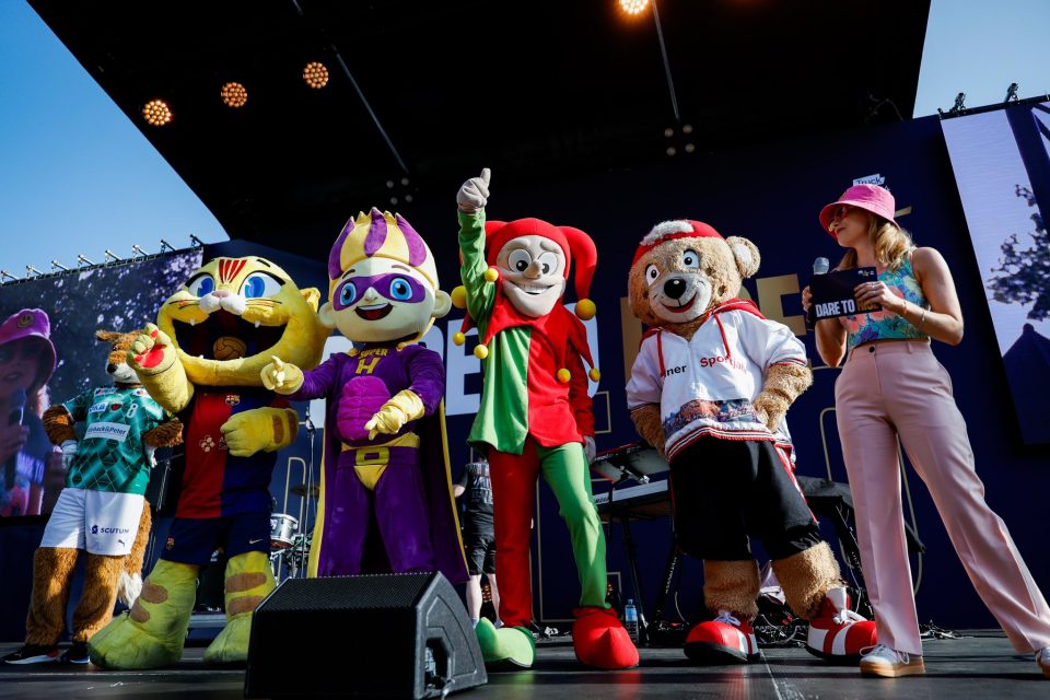 Фуксе Берлин по историско финале, Барса по доминација!