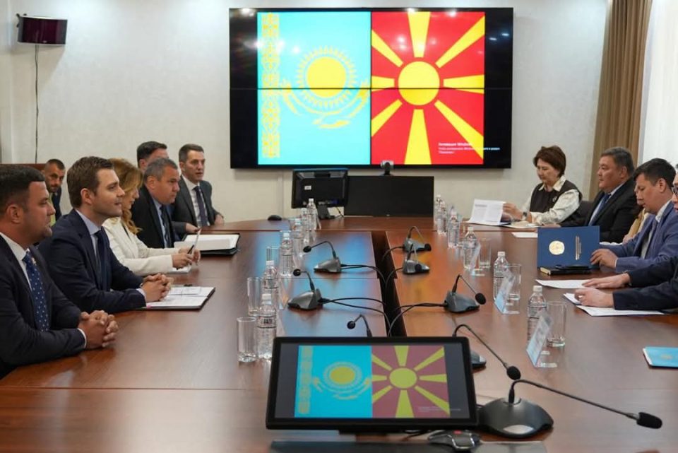 Работна посета на министерот Муцунски во Казахстан: Фокус на економската и политичка соработка
