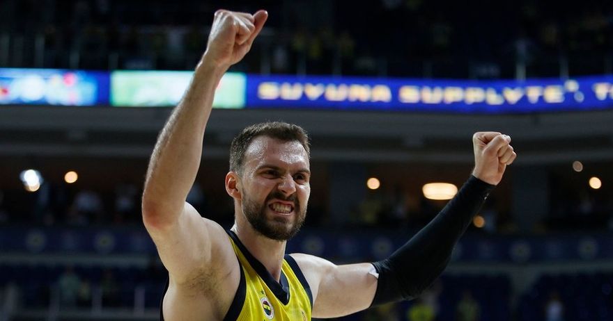 Марко Гудуриќ заминува од Фенербахче