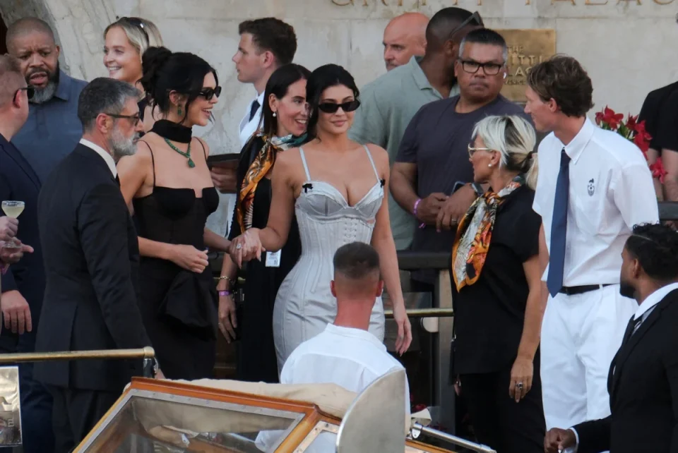 Кајли Џенер очајно се обидува да ја засени невестата