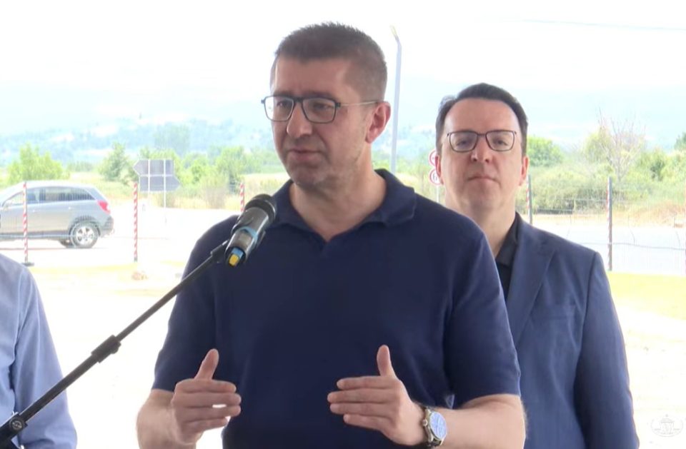 Мицкоски: СДСМ ја понижи и ја клекна државата на колена, а денес зборува за понижена Македонија