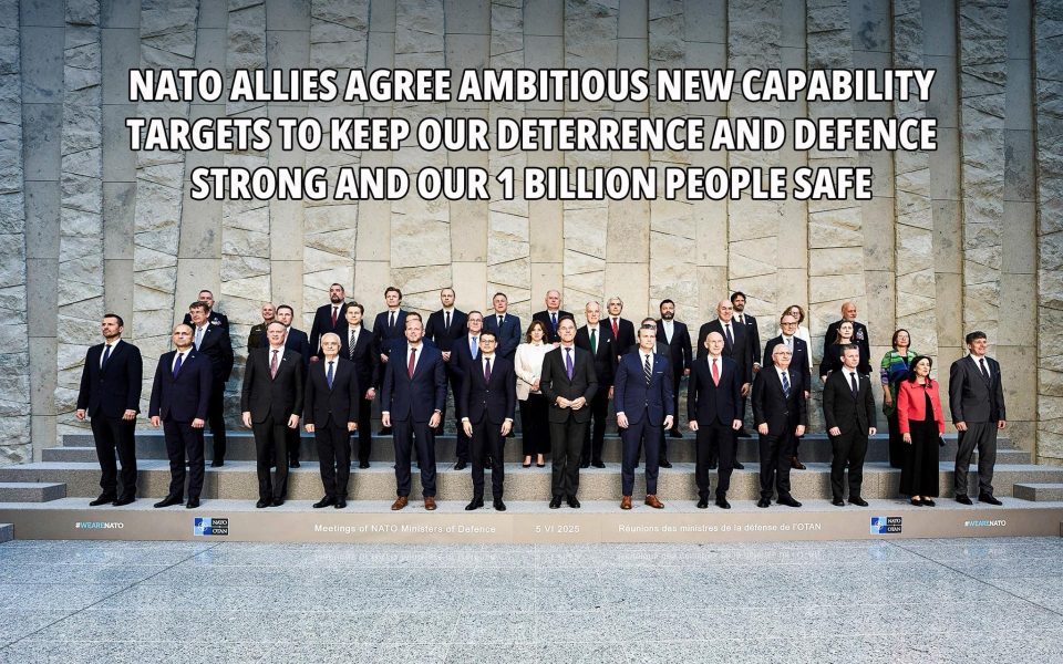 НАТО министрите за одбрана се собраа во Брисел на последниот голем состанок пред самитот во Хаг