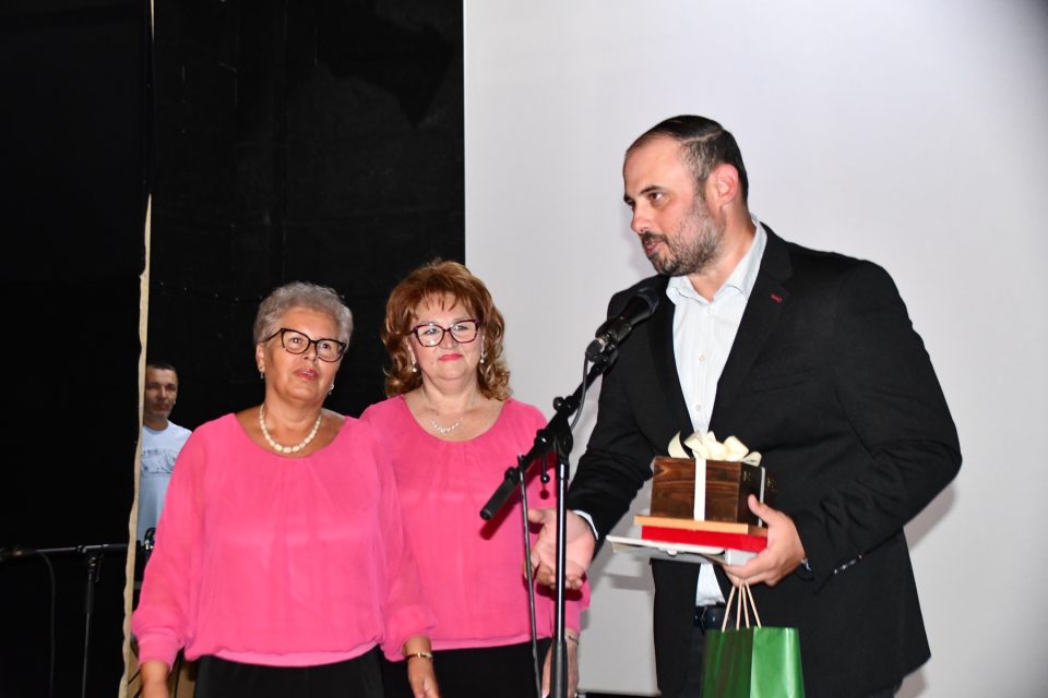 Градоначалникот Ѓорѓиевски на концерт на пензионерите: Заедно ја славиме традицијата и пријателството