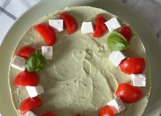 ВИДЕО: Солен чизкејк со сирење и авокадо