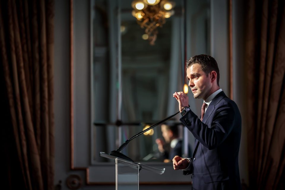 Муцунски од Будимпешта: Нашиот јазик, идентитет и културно-историски континуитет не можат да бидат предмет на преговори