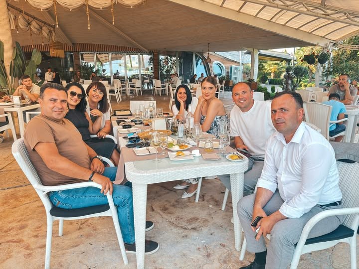 Фактор.мк: Зоран и Зорица Заеви на продолжен викенд на море во Грција