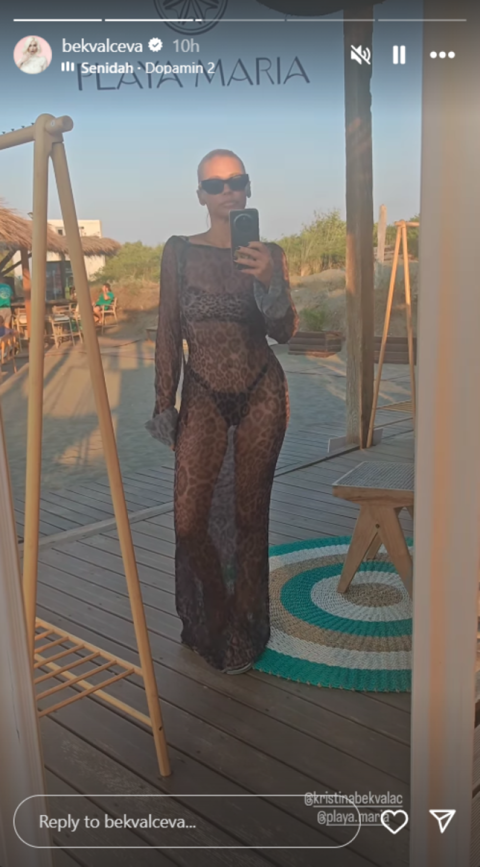 (ФОТО) Беквалац ги запали социјалните мрежи со проѕирна наметка